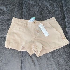 MEDIUM KHAKI SHORTS